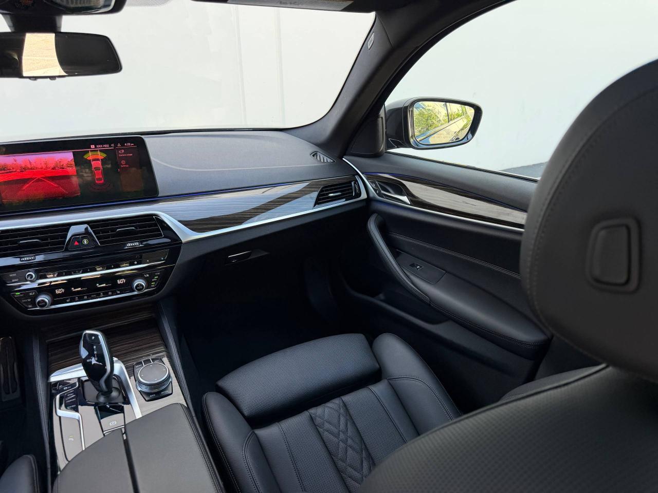 BMW 5-Series  2022