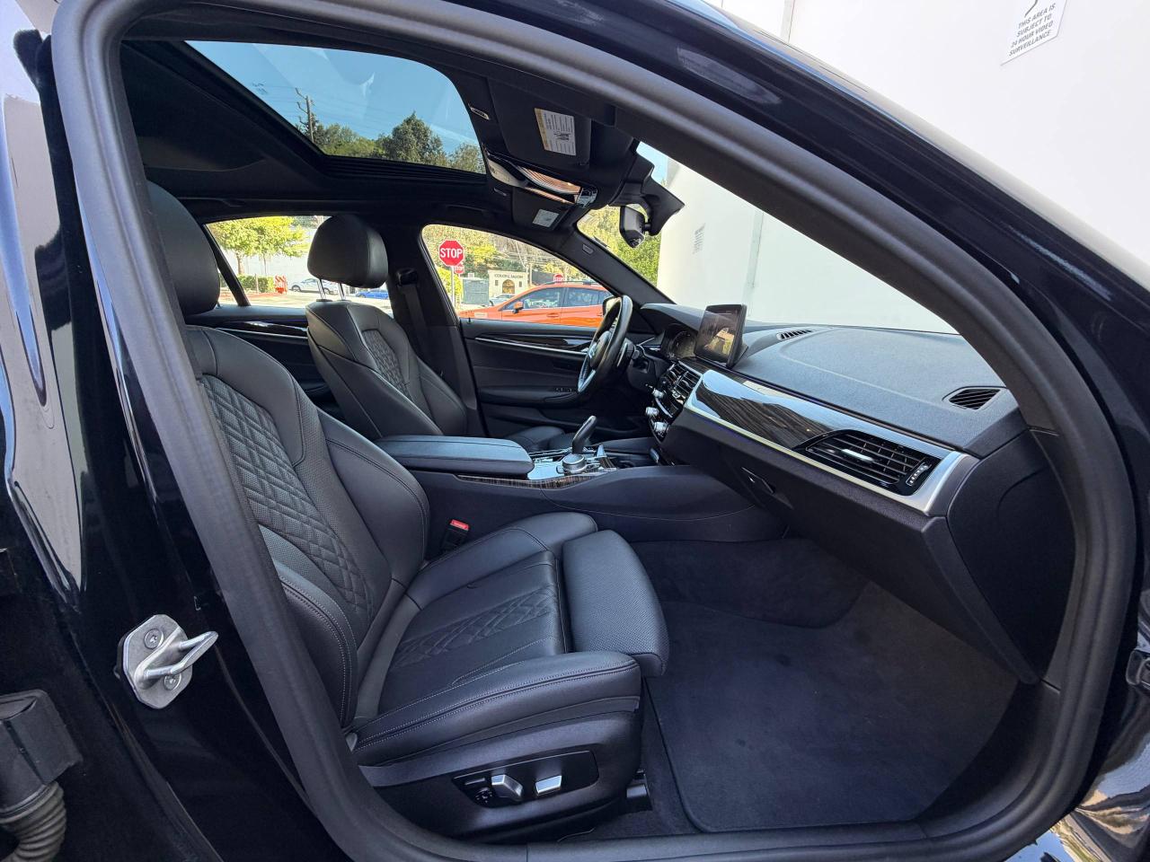 BMW 5-Series  2022