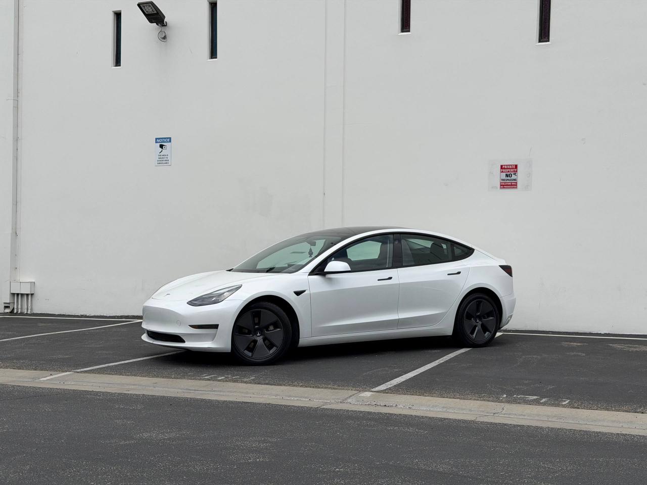 Tesla Model 3  2023