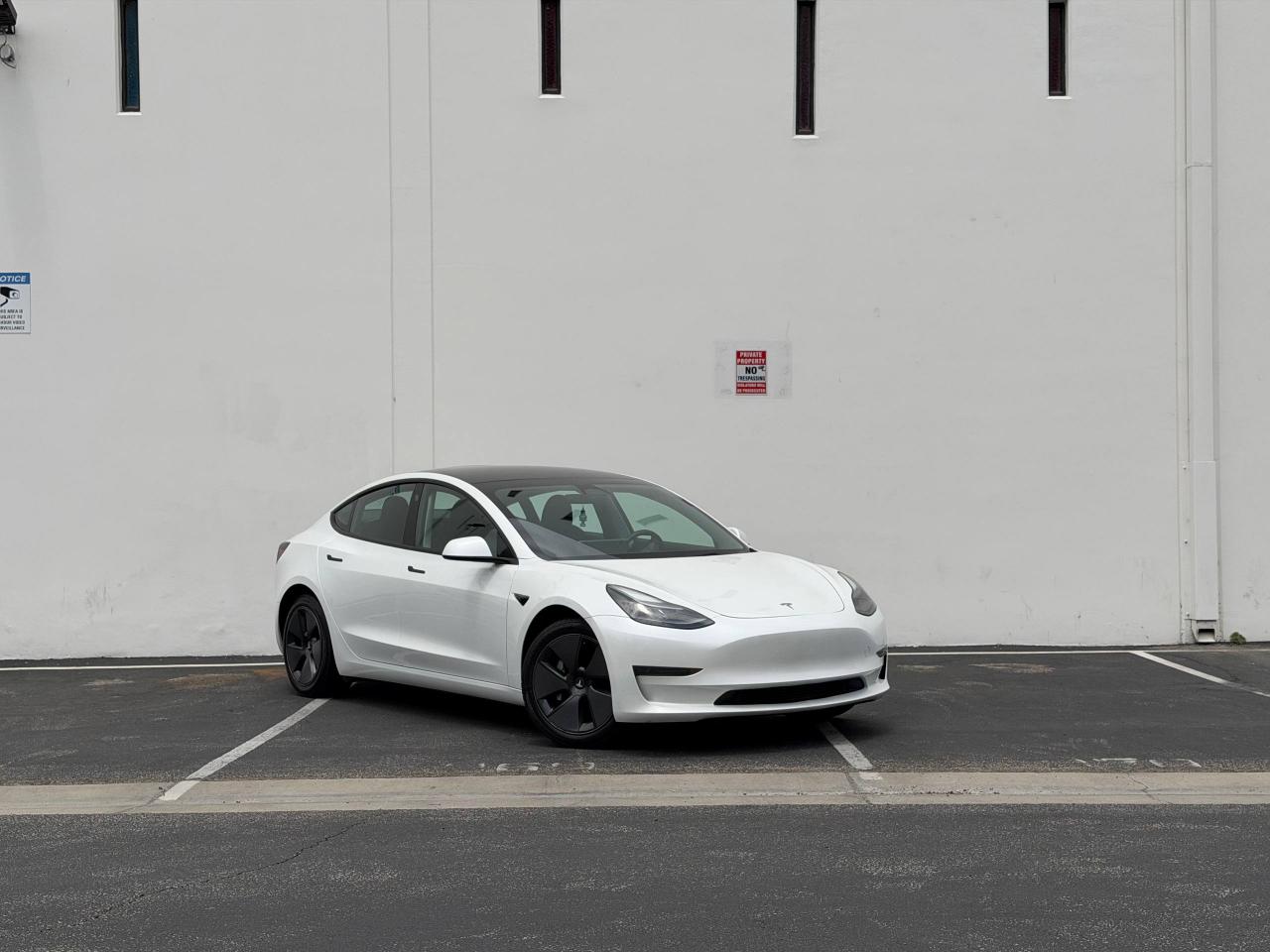 Tesla Model 3  2023