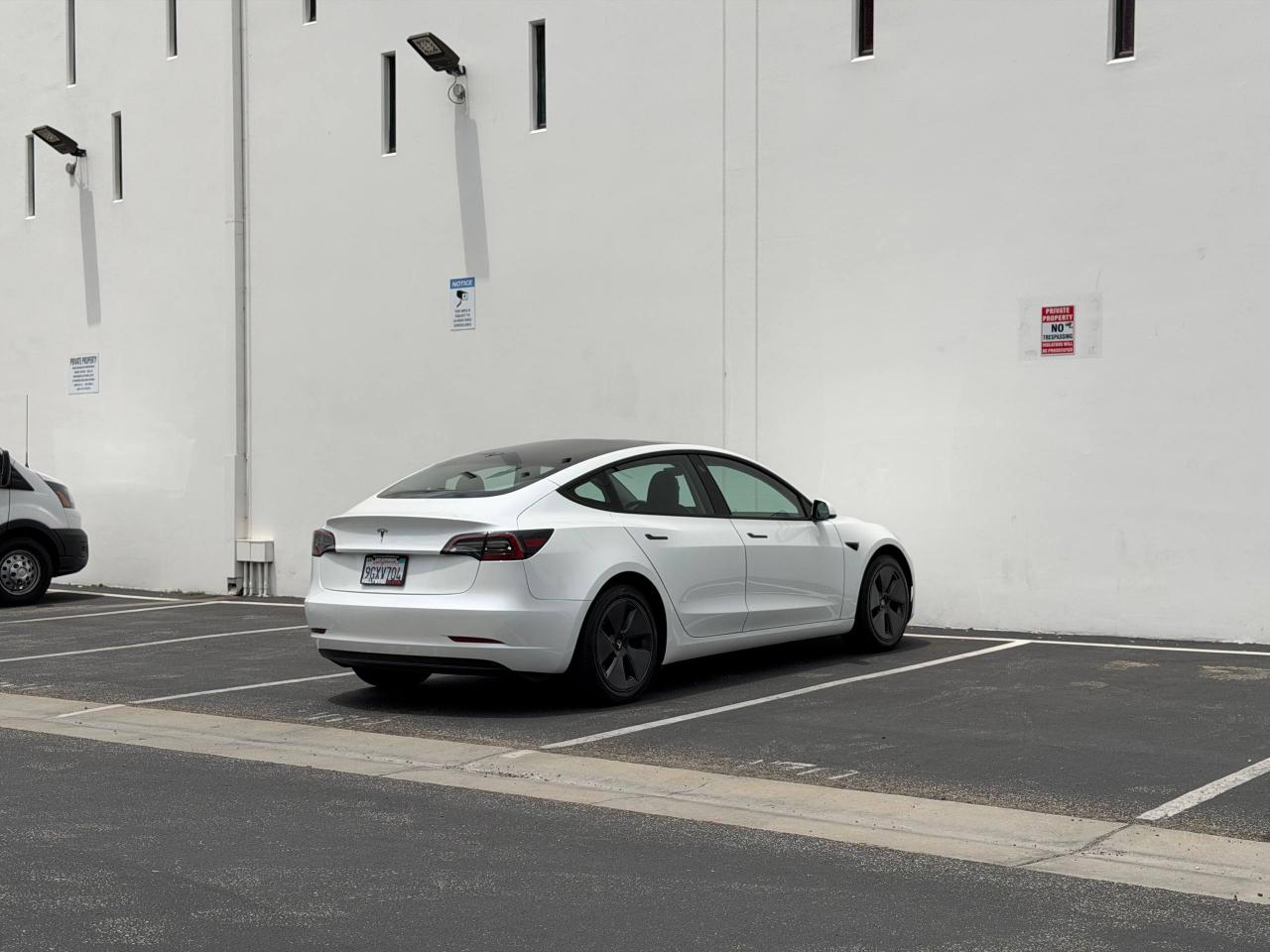 Tesla Model 3  2023