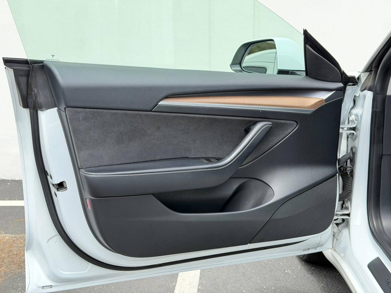 Tesla Model 3  2023