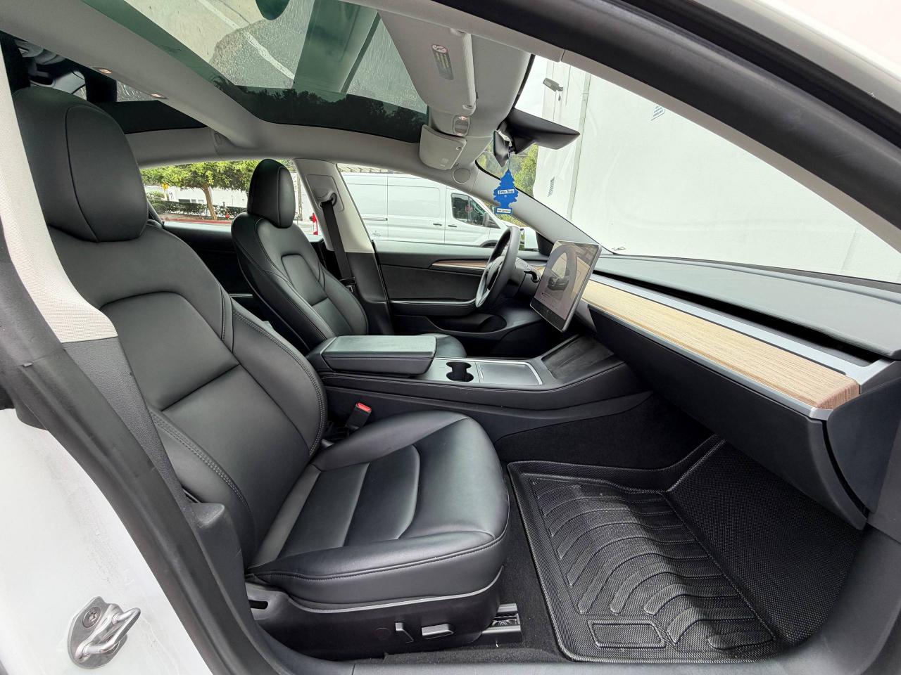 Tesla Model 3  2023