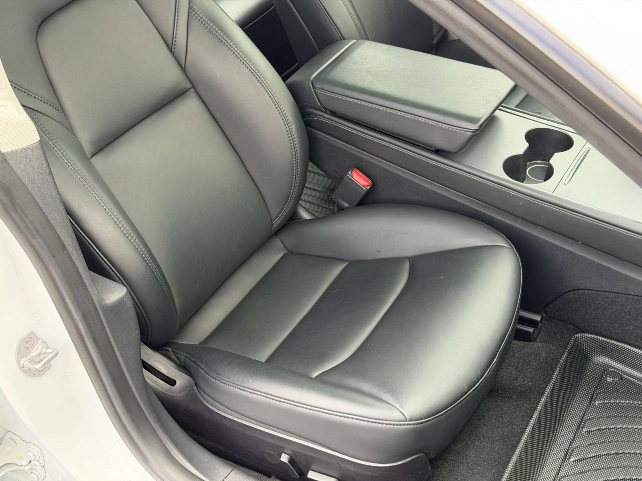 Tesla Model 3  2023