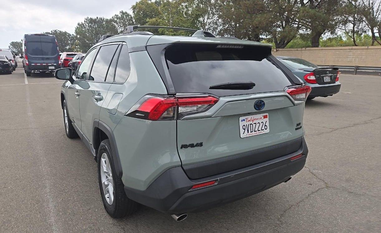 Toyota RAV4 Hybrid XLE 2020
