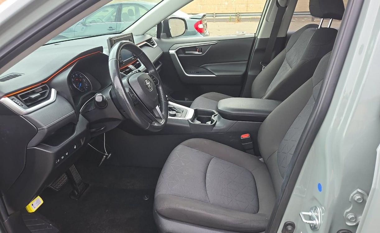 Toyota RAV4 Hybrid XLE 2020
