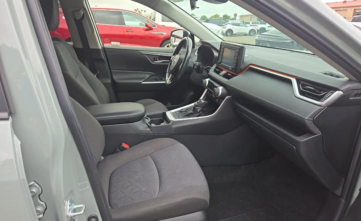 Toyota RAV4 Hybrid XLE 2020