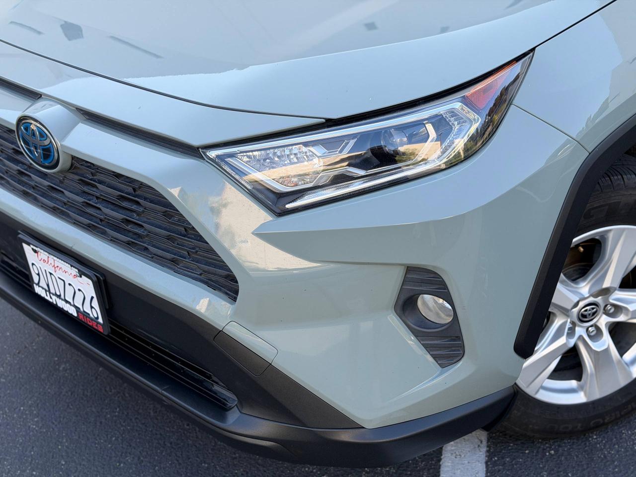 Toyota RAV4 Hybrid XLE 2020