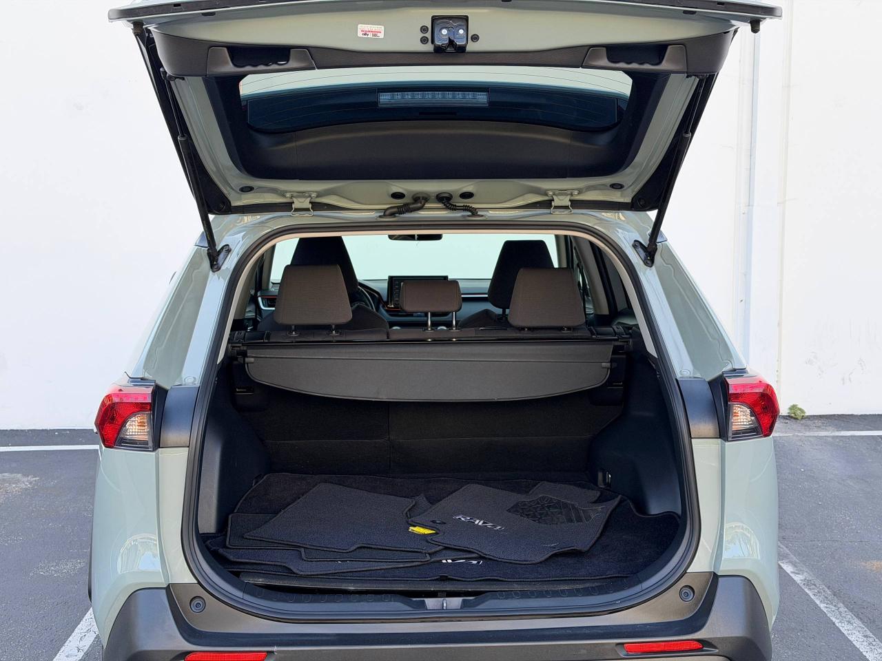 Toyota RAV4 Hybrid XLE 2020
