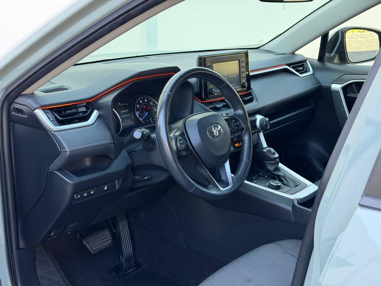 Toyota RAV4 Hybrid XLE 2020