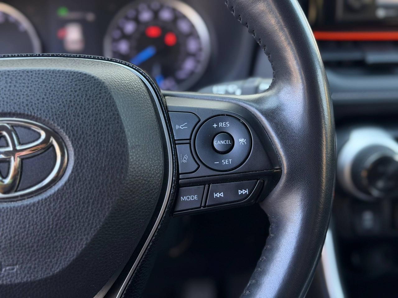 Toyota RAV4 Hybrid XLE 2020