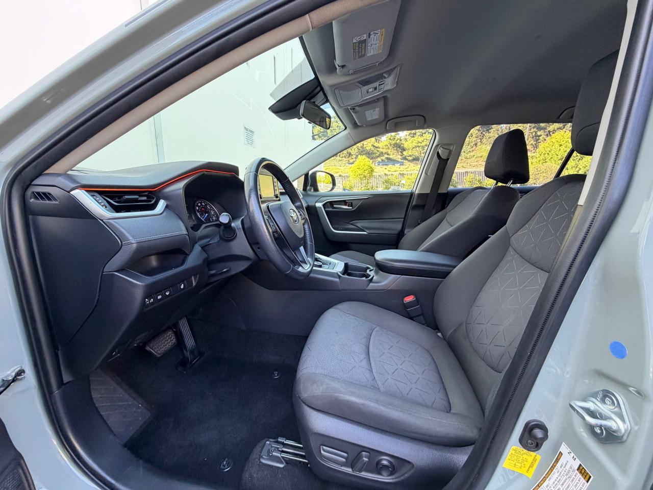 Toyota RAV4 Hybrid XLE 2020