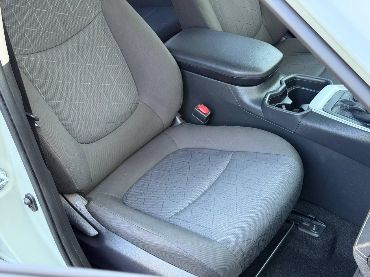 Toyota RAV4 Hybrid XLE 2020