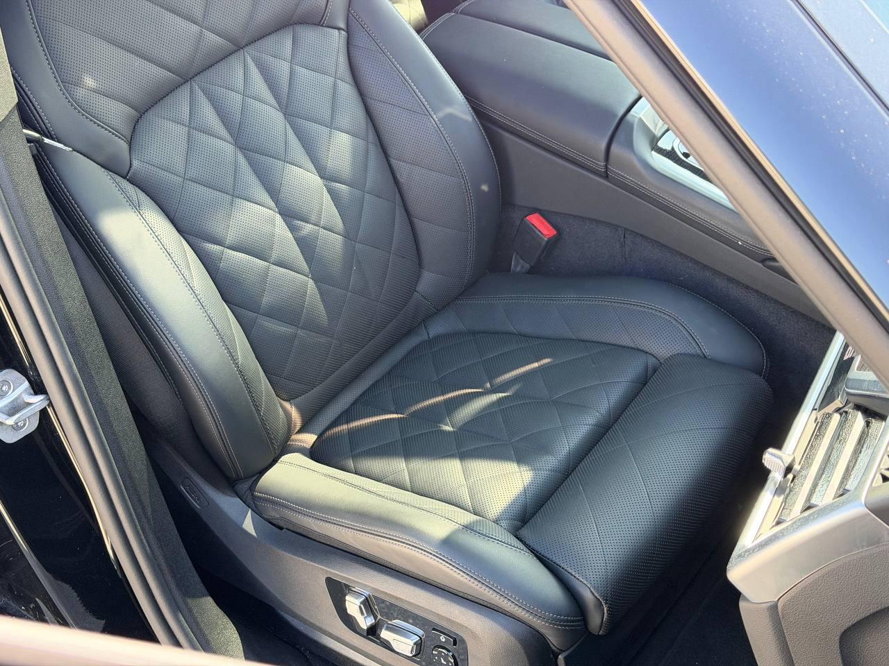 BMW X6 xDrive40i 2025