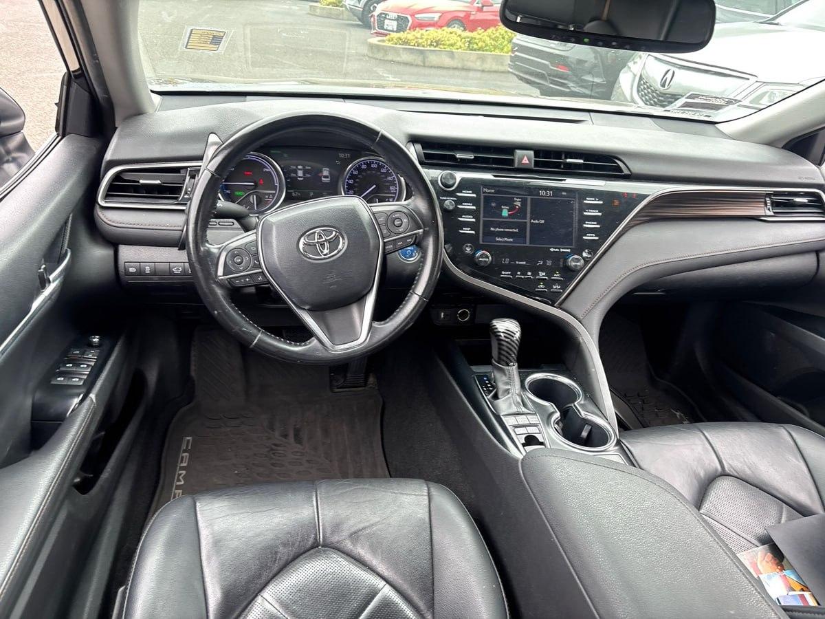 Toyota Camry Hybrid XLE 2019