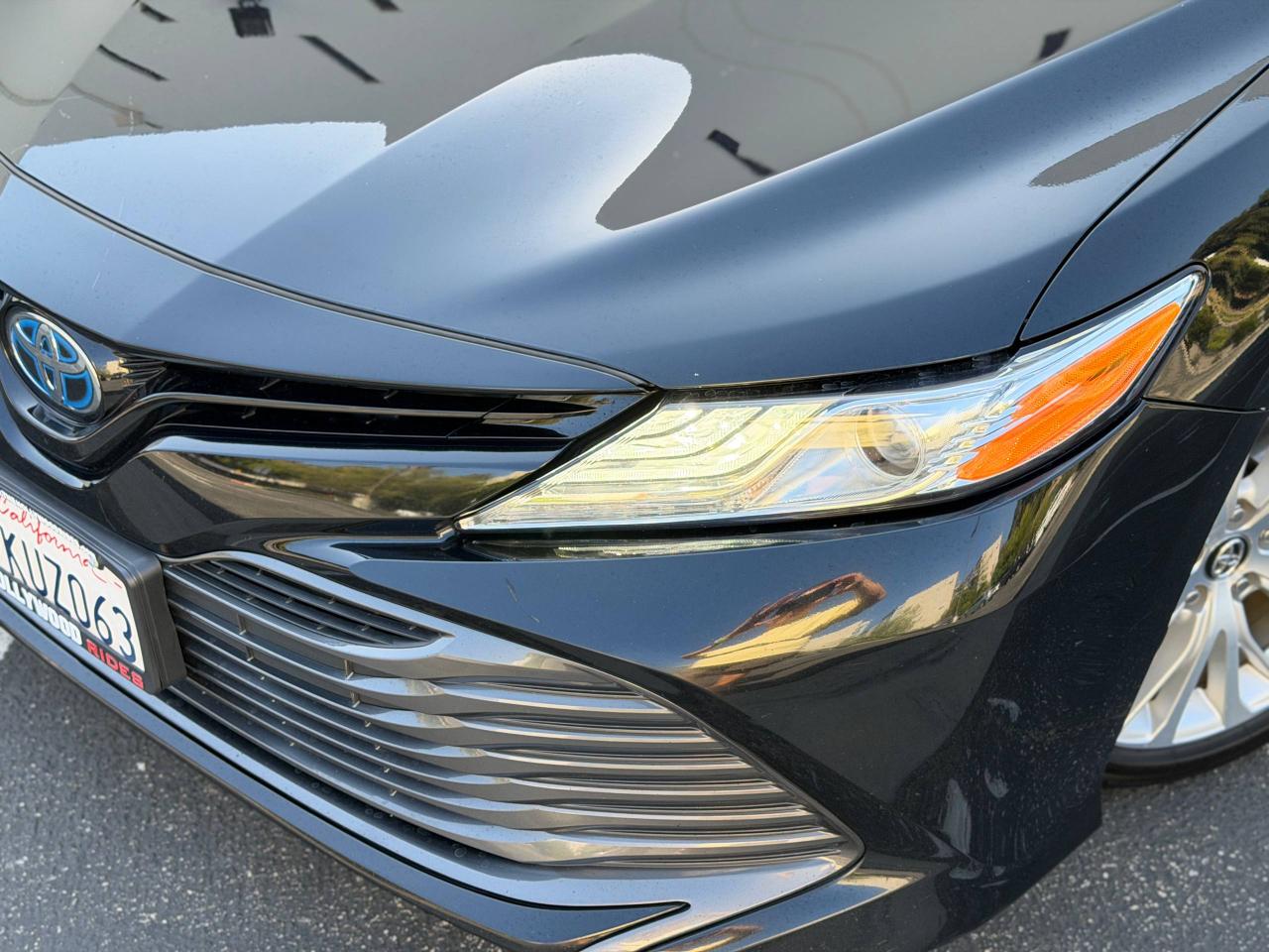 Toyota Camry Hybrid XLE 2019
