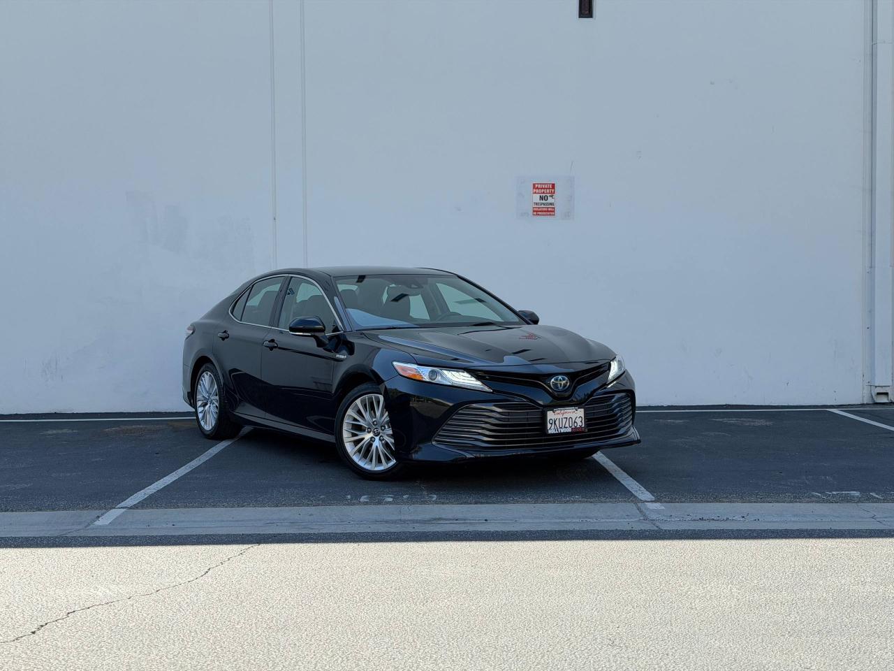 Toyota Camry Hybrid XLE 2019