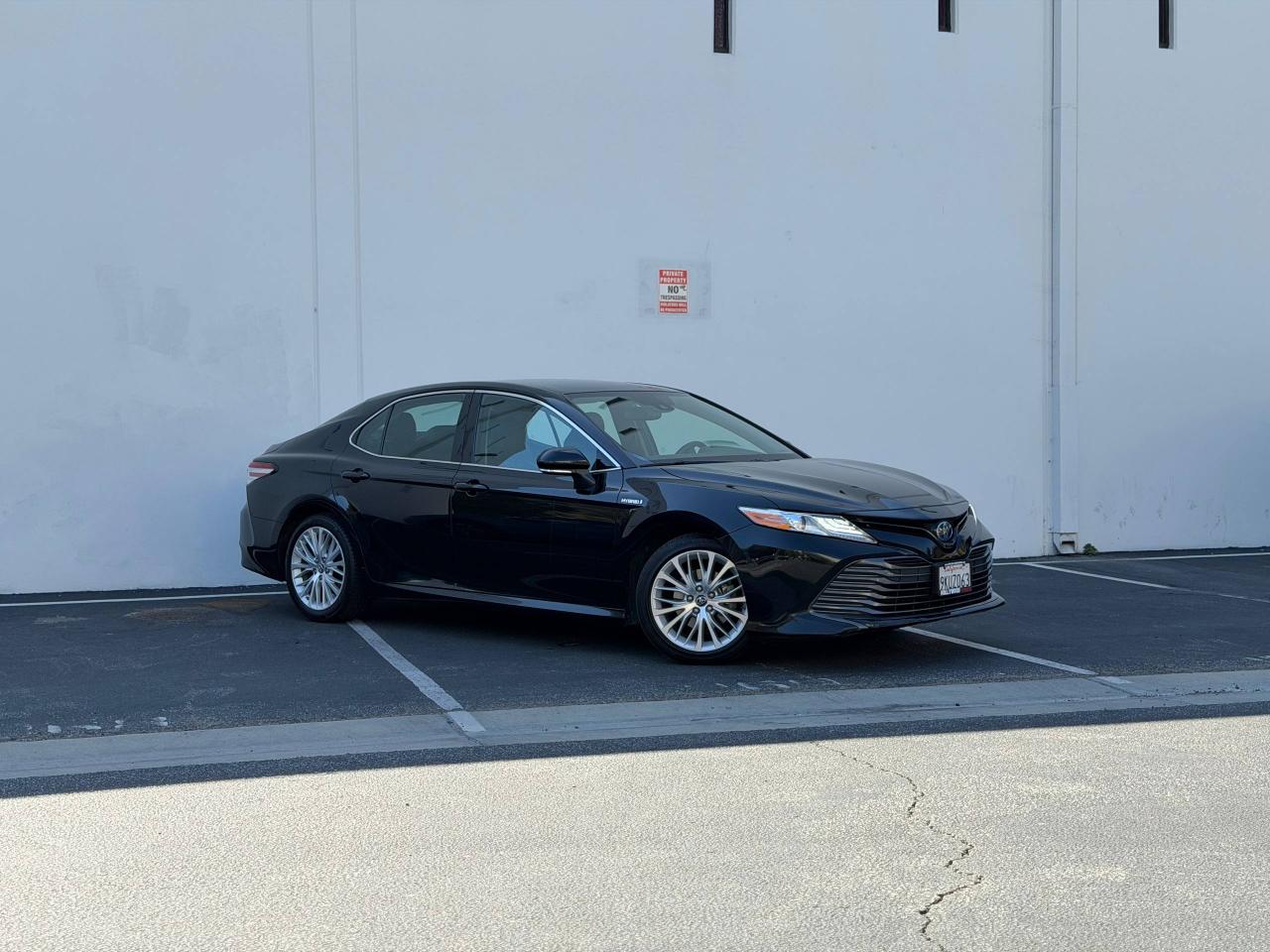 Toyota Camry Hybrid XLE 2019