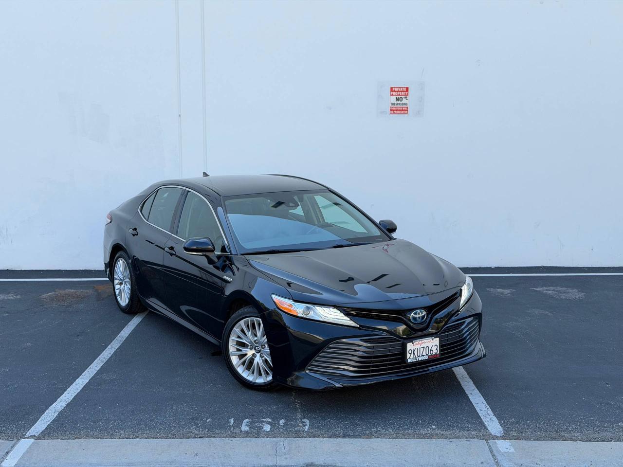 Toyota Camry Hybrid XLE 2019