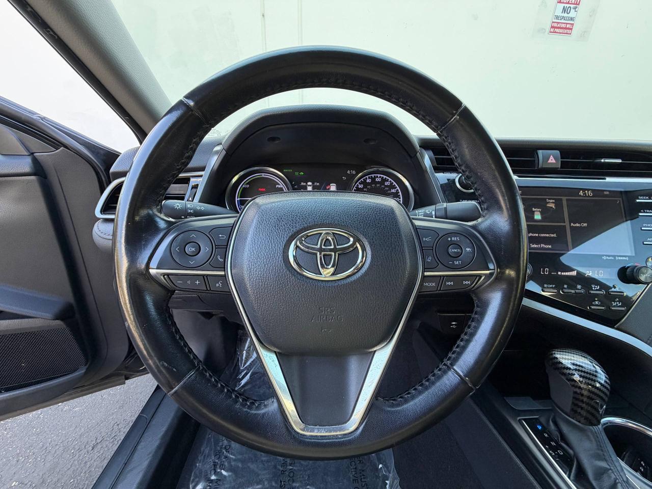 Toyota Camry Hybrid XLE 2019