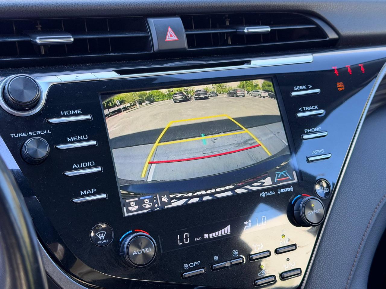 Toyota Camry Hybrid XLE 2019
