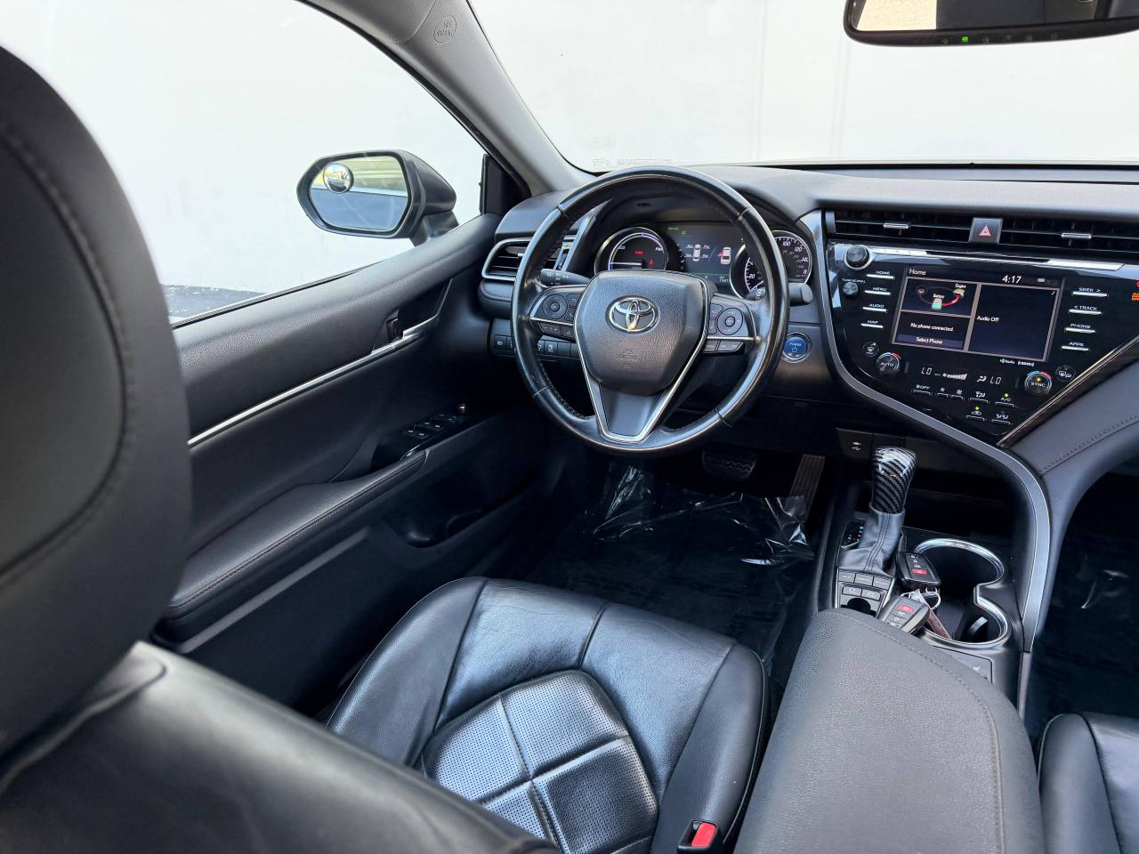 Toyota Camry Hybrid XLE 2019