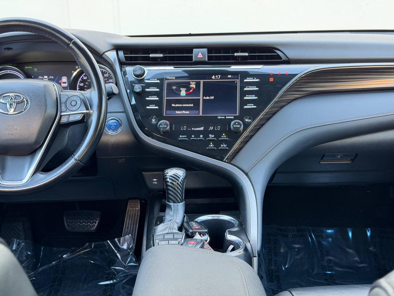 Toyota Camry Hybrid XLE 2019