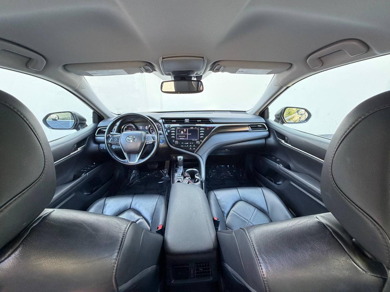 Toyota Camry Hybrid XLE 2019