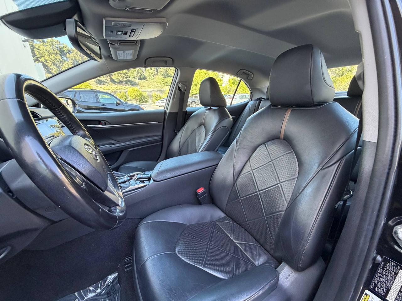 Toyota Camry Hybrid XLE 2019