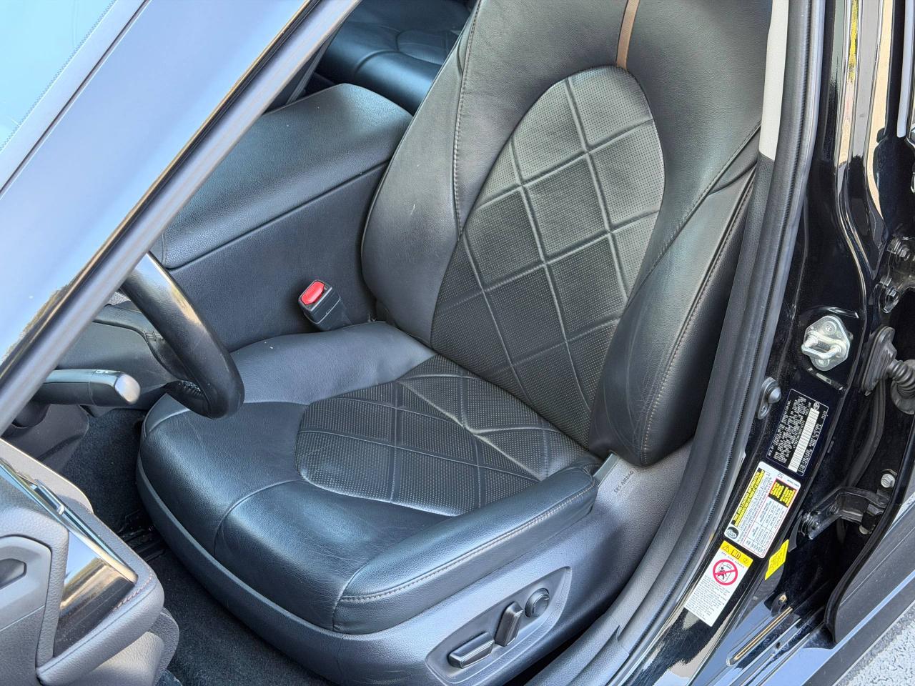 Toyota Camry Hybrid XLE 2019