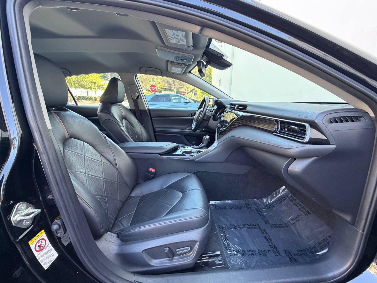 Toyota Camry Hybrid XLE 2019
