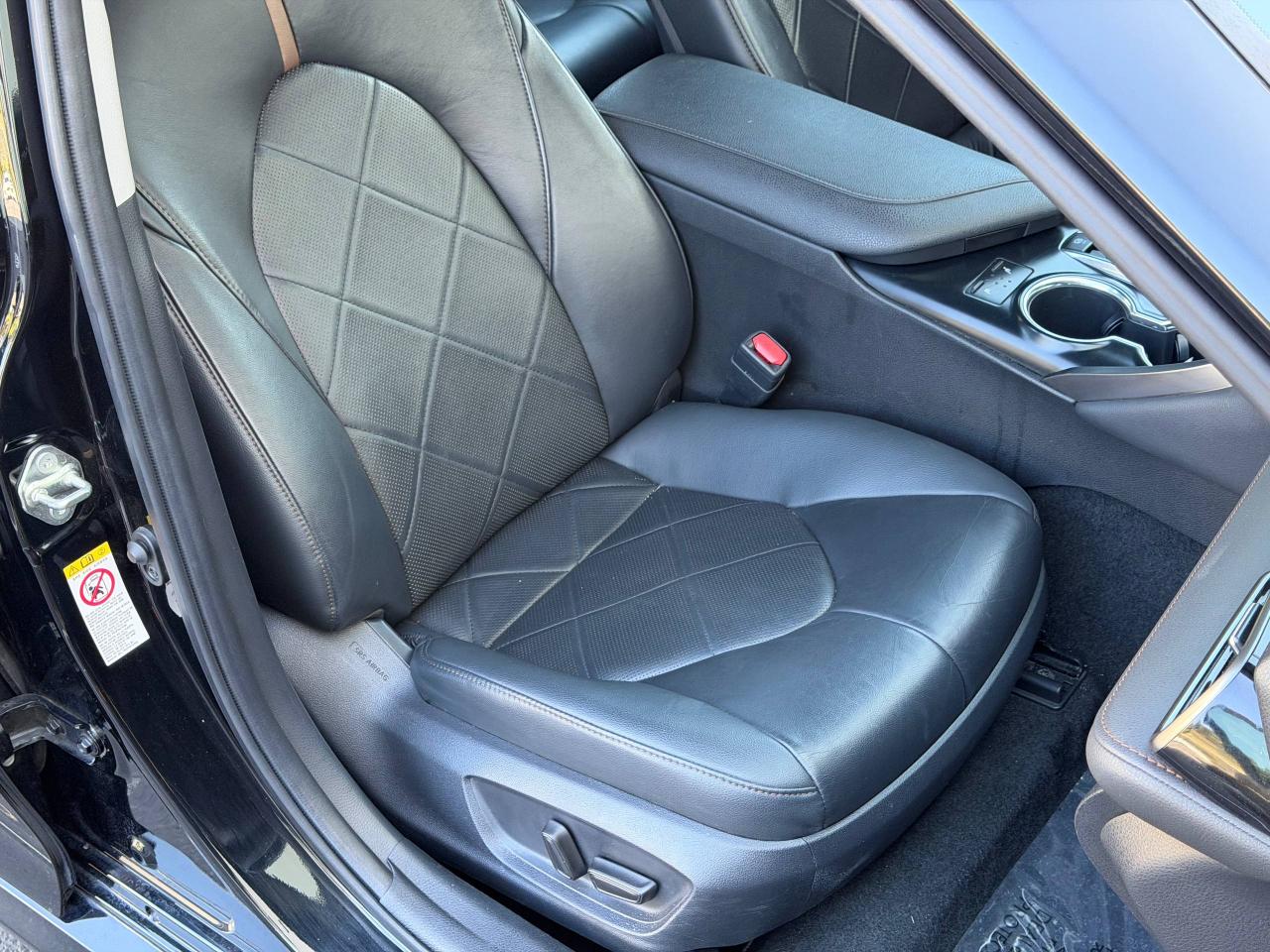 Toyota Camry Hybrid XLE 2019