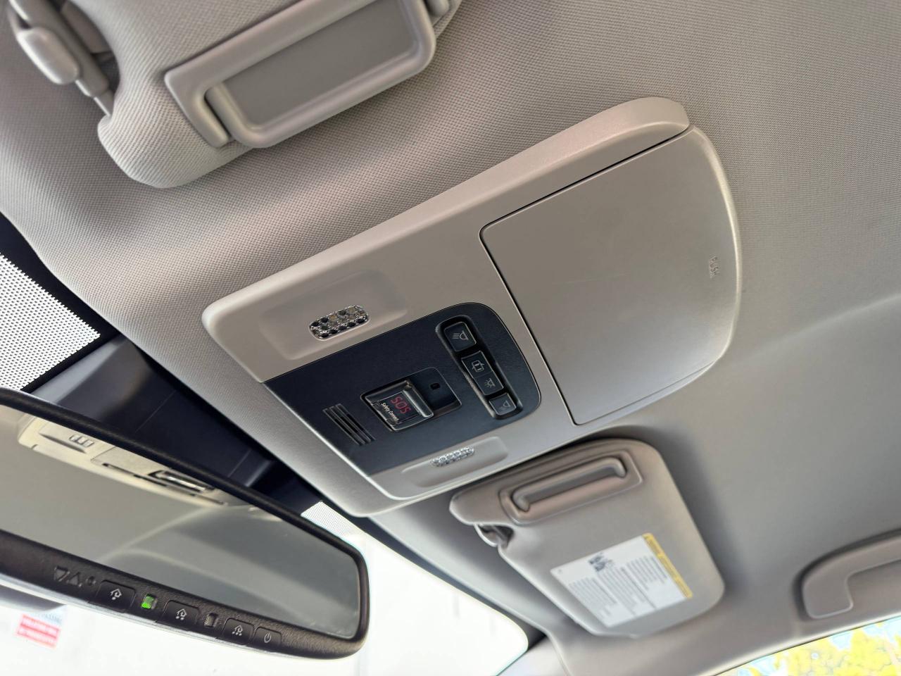 Toyota Camry Hybrid XLE 2019
