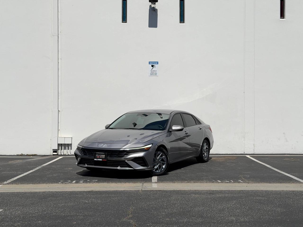 Hyundai Elantra Hybrid Blue 2025