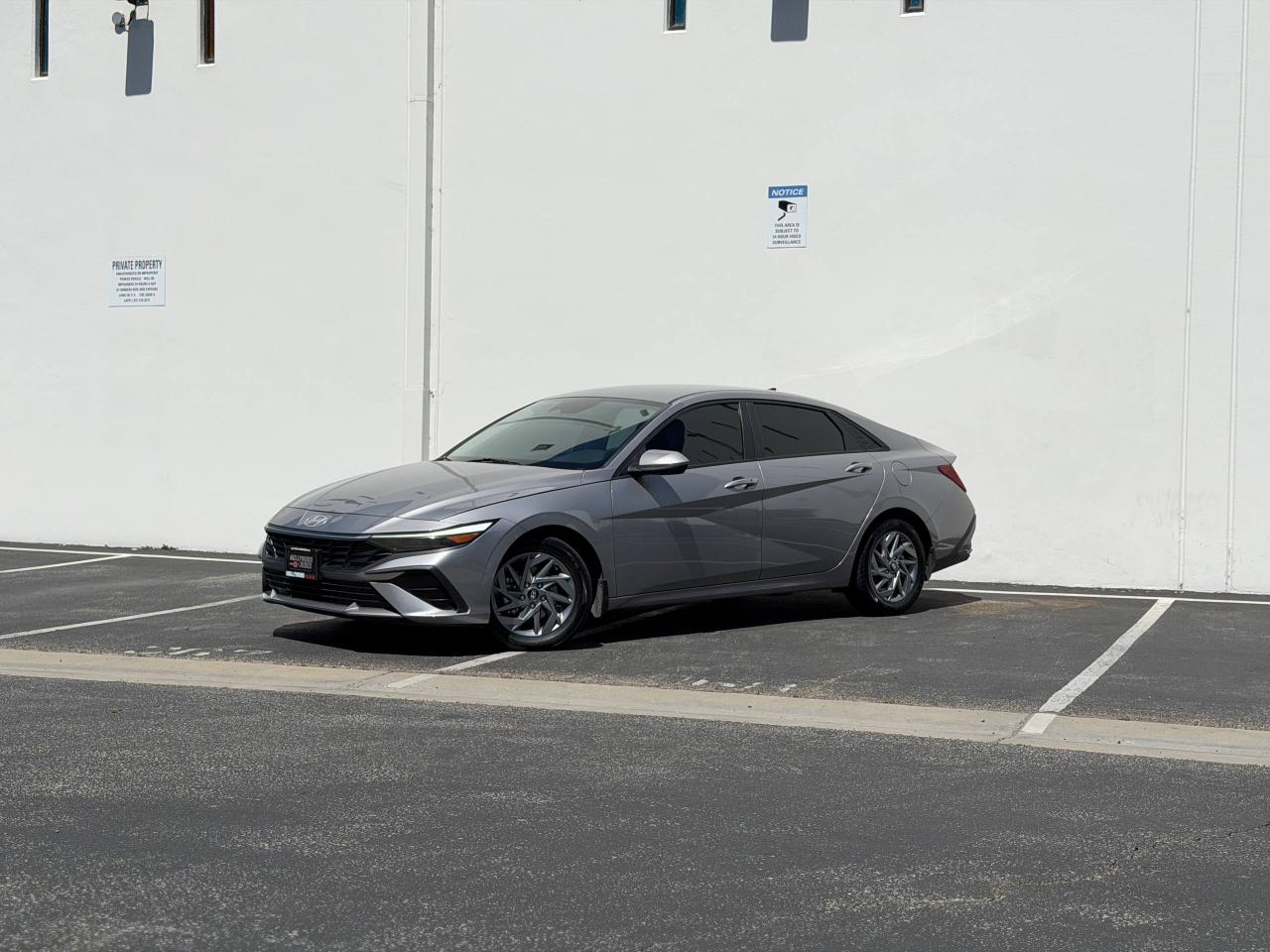 Hyundai Elantra Hybrid Blue 2025