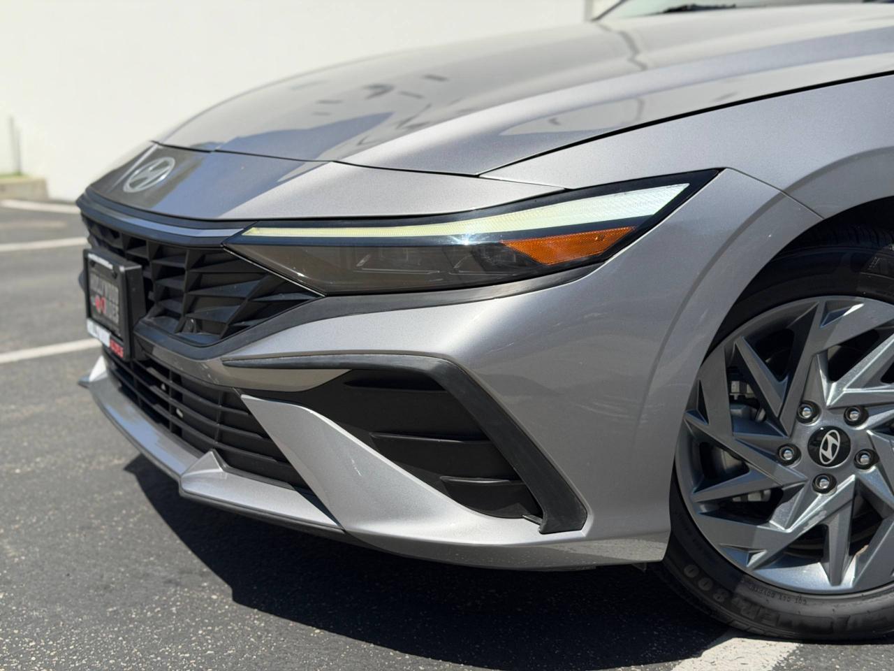Hyundai Elantra Hybrid Blue 2025