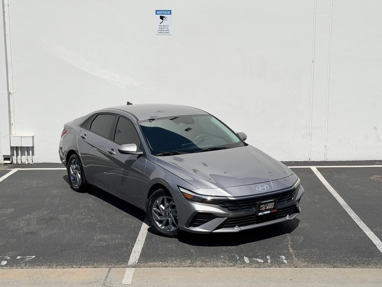 Hyundai Elantra Hybrid Blue 2025