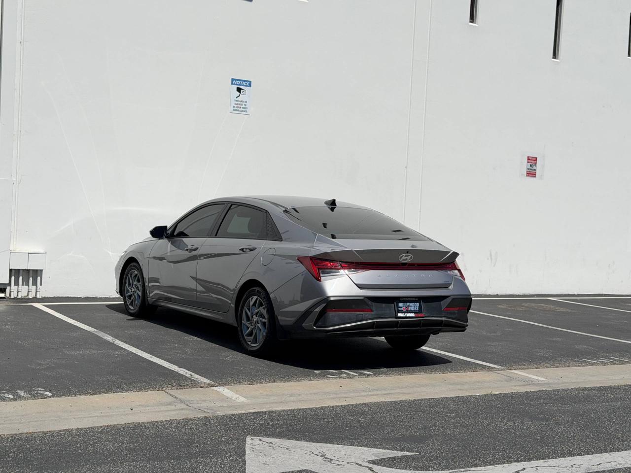 Hyundai Elantra Hybrid Blue 2025