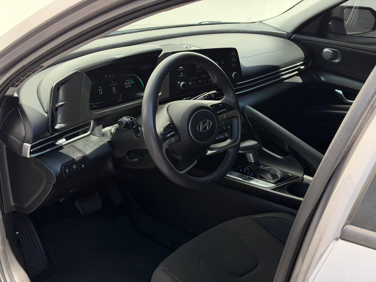Hyundai Elantra Hybrid Blue 2025