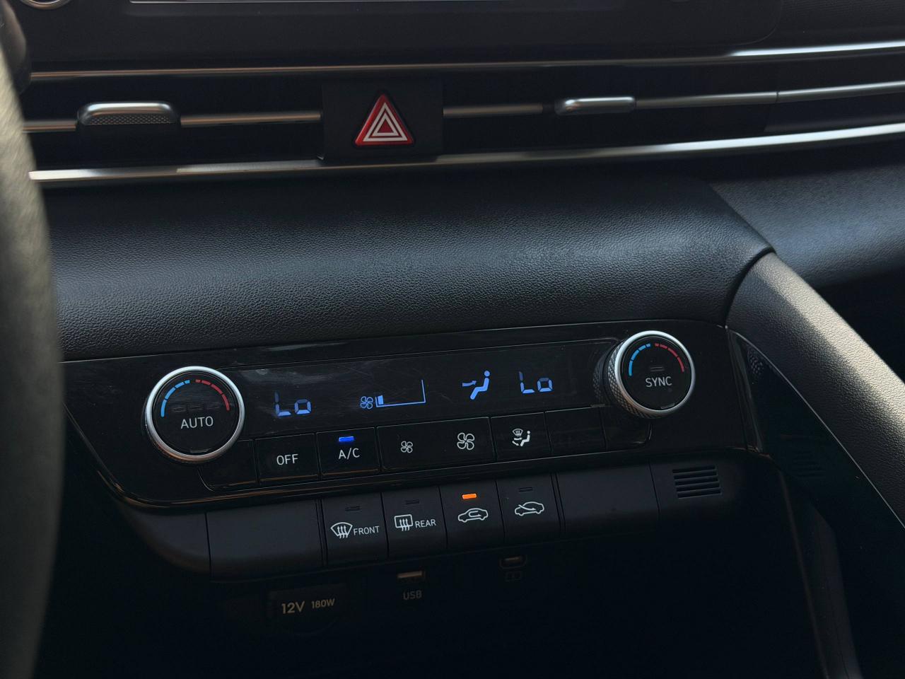 Hyundai Elantra Hybrid Blue 2025