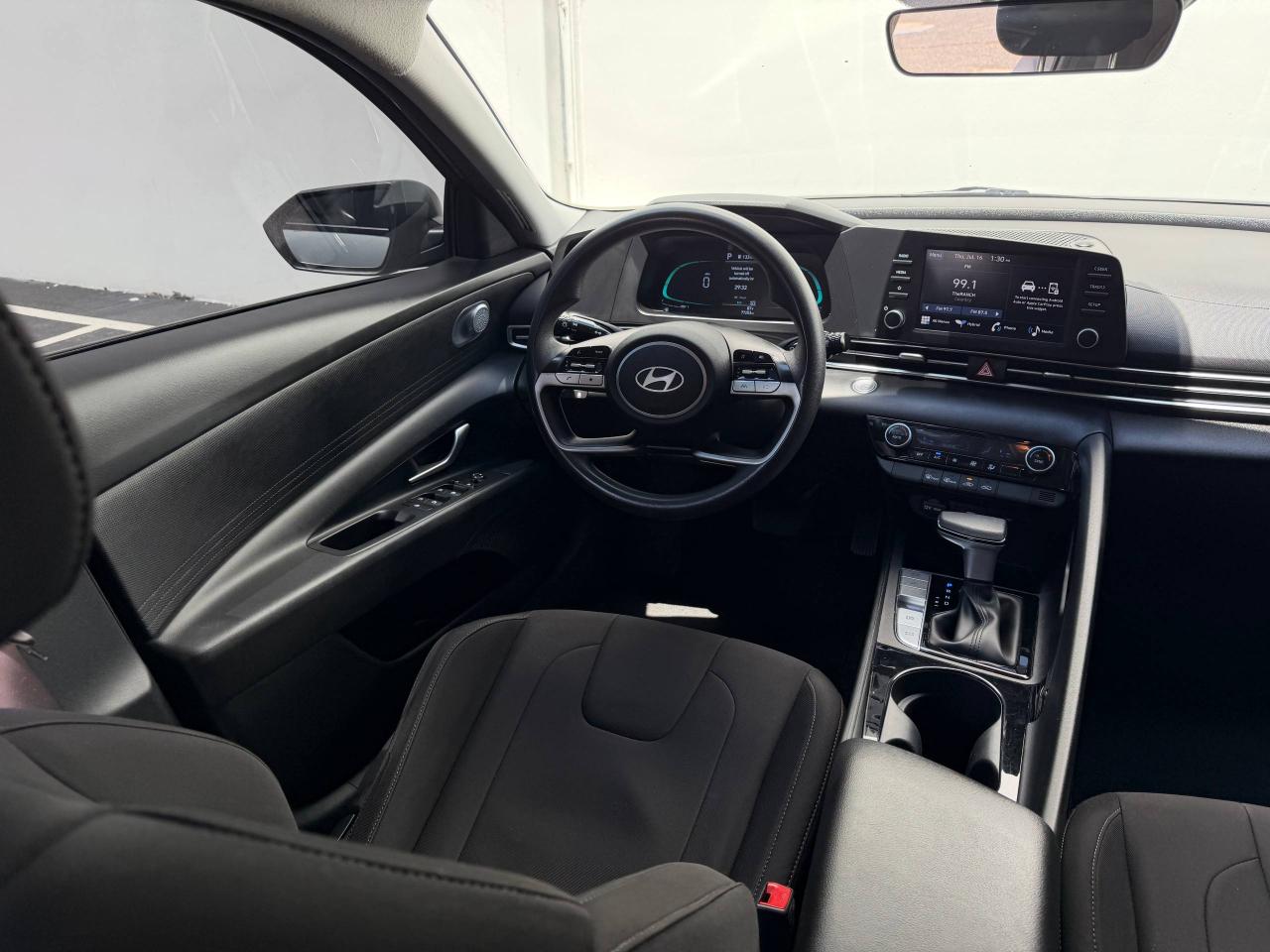 Hyundai Elantra Hybrid Blue 2025