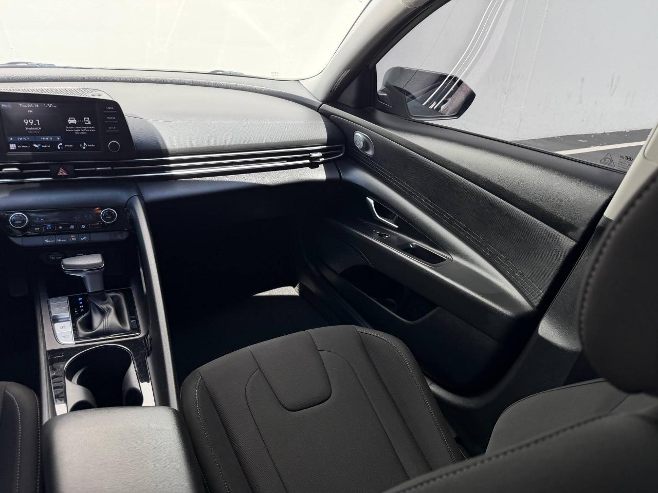 Hyundai Elantra Hybrid Blue 2025