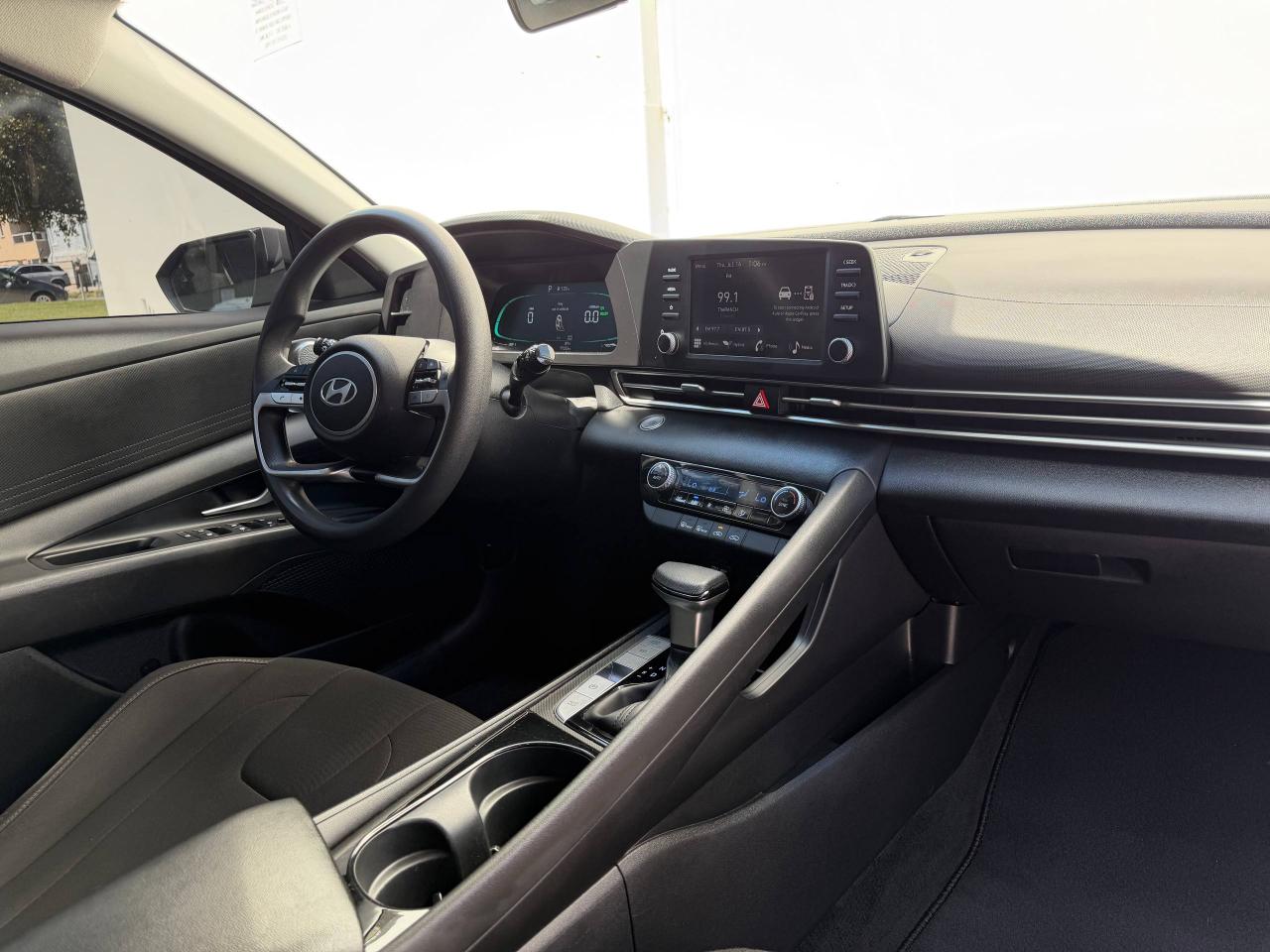 Hyundai Elantra Hybrid Blue 2025