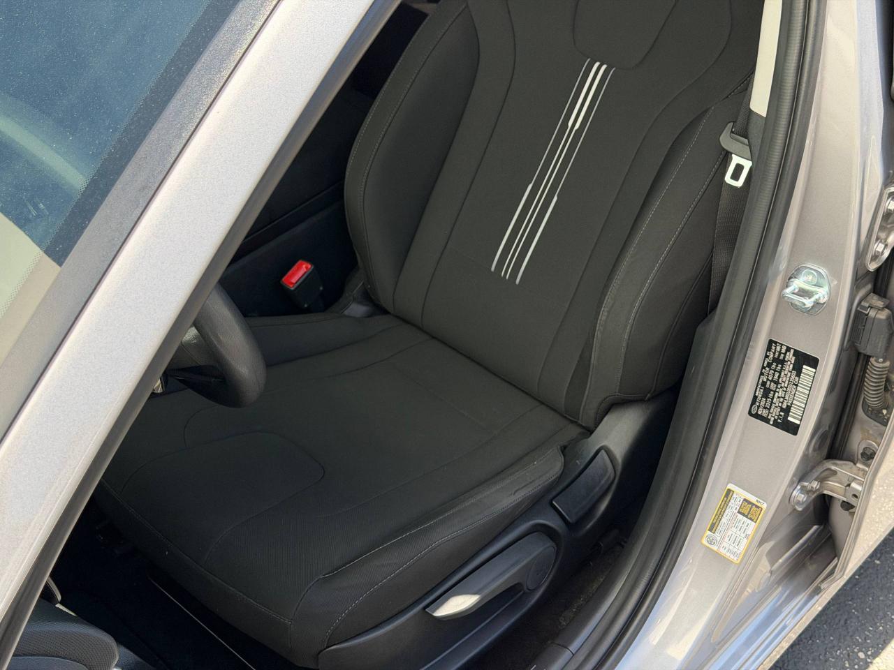 Hyundai Elantra Hybrid Blue 2025