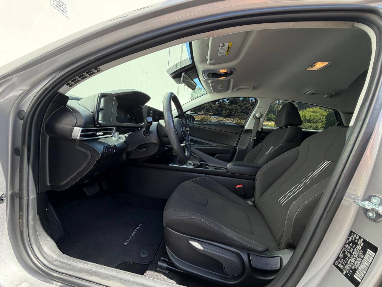 Hyundai Elantra Hybrid Blue 2025