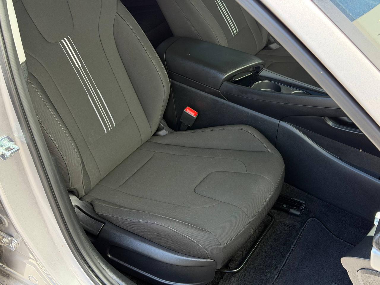 Hyundai Elantra Hybrid Blue 2025