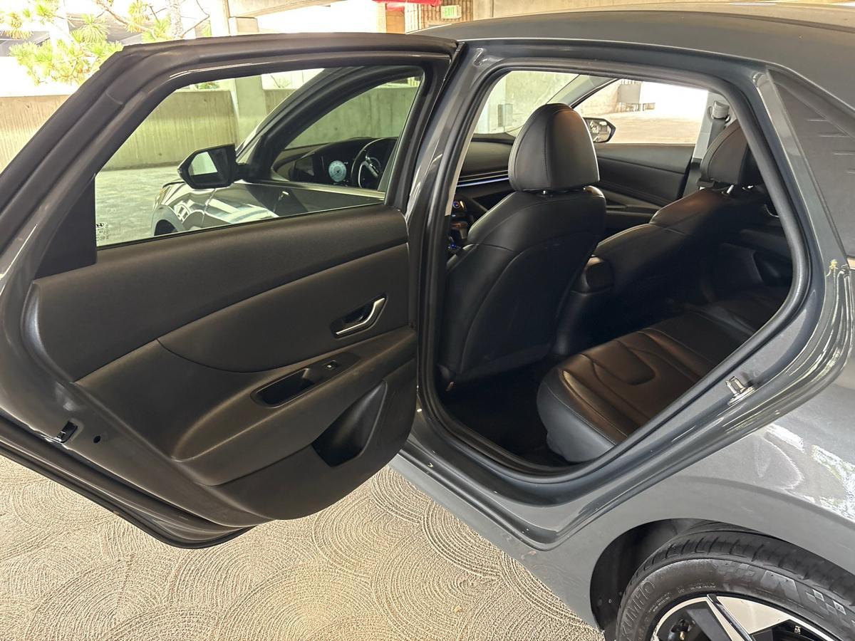 Hyundai Elantra Limited Hybrid 2023
