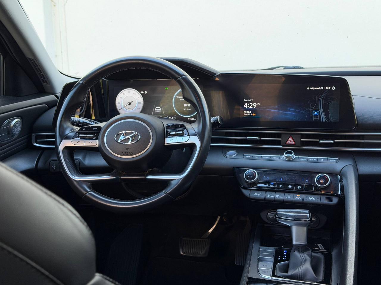 Hyundai Elantra Limited Hybrid 2023