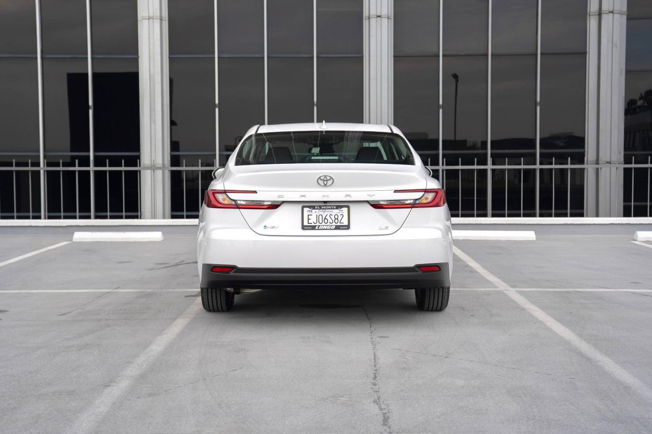 Toyota Camry Hybrid LE 2026