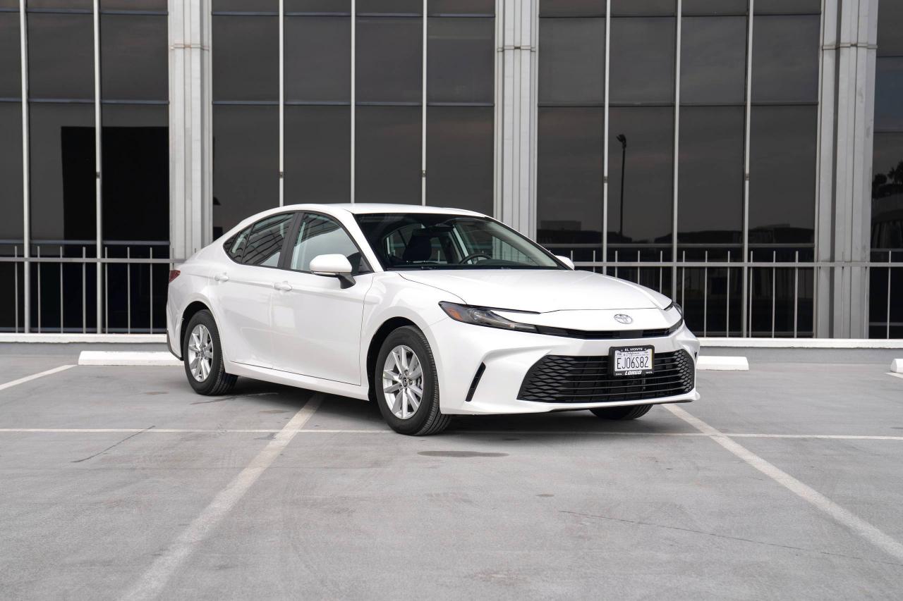Toyota Camry Hybrid LE 2026